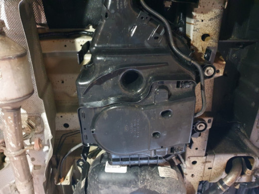 Stahl Unterfahrschutz für AdBluetank Ford Transit (2020-2026) EANFord