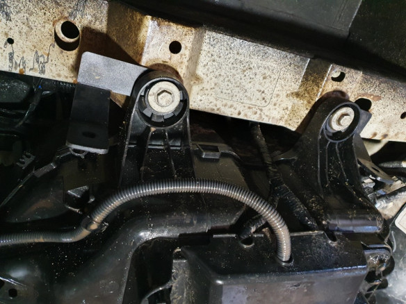 Stahl Unterfahrschutz für AdBluetank Ford Transit (2020-2026) EANFord