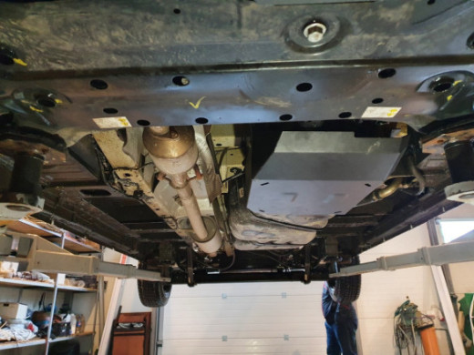 Stahl Unterfahrschutz für AdBluetank Ford Transit (2020-2026) EANFord