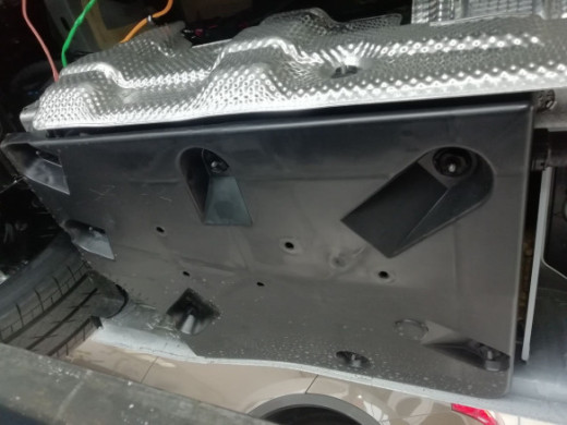 Stahl Unterfahrschutz für AdBluetank Renault Master 3 - Model 1 (2016-2021) EANRenault Master