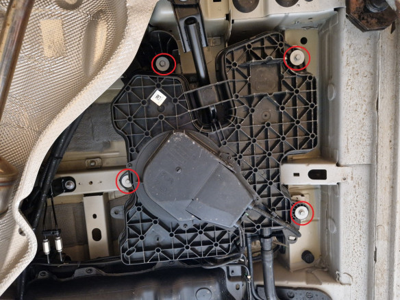 Stahl Unterfahrschutz für AdBluetank Toyota Proace (2020-2026) EANToyota