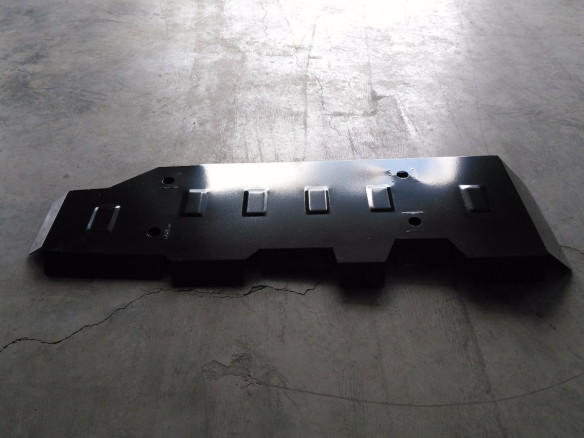 Stahl Unterfahrschutz für Treibstofftank Toyota Hilux (2004-2015) EANToyota