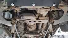 Stahl Unterfahrschutz für Getriebe Nissan Navara D22 (1997-2004)